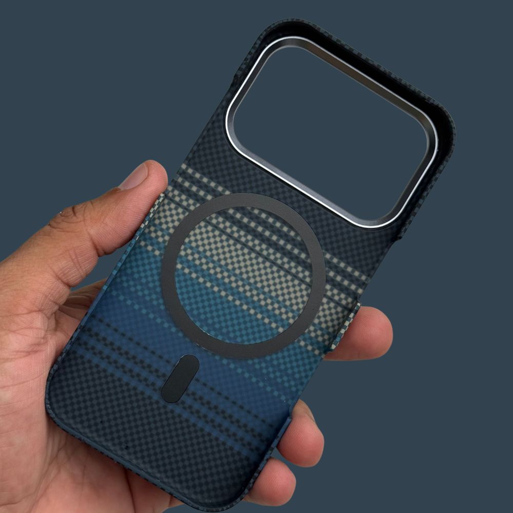 iPhone 17 ProMax Back Cover / Premium Carbon Fiber Texture Magsafe Case