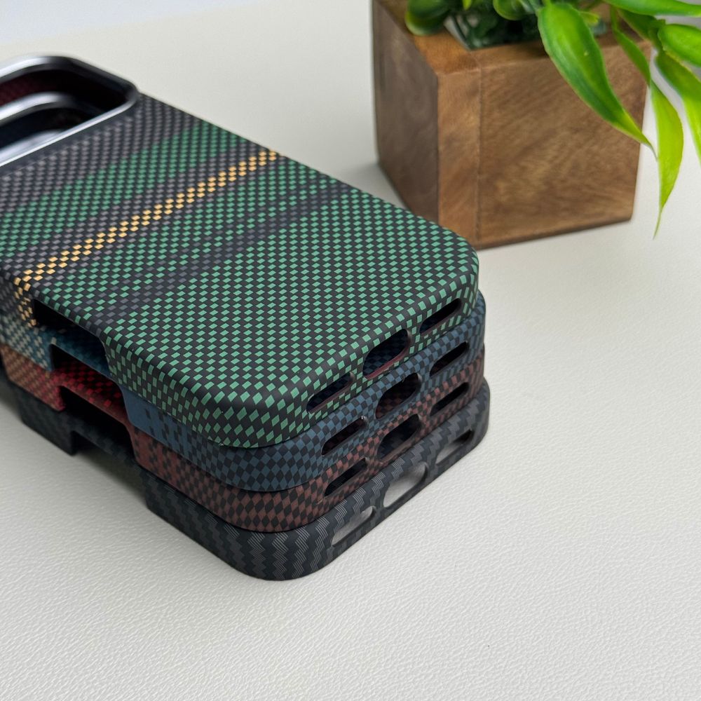 iPhone 17 ProMax Back Cover / Premium Carbon Fiber Texture Magsafe Case