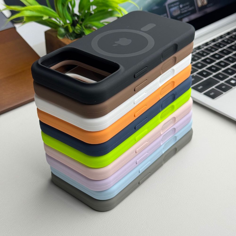 iPhone 17 Pro Back Cover / Magsafe Silicone Case