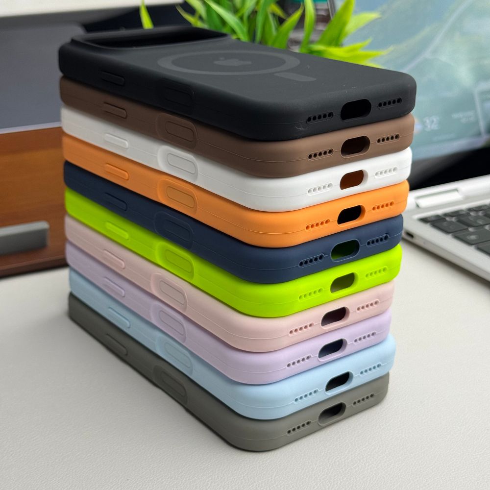 iPhone 17 Pro Back Cover / Magsafe Silicone Case