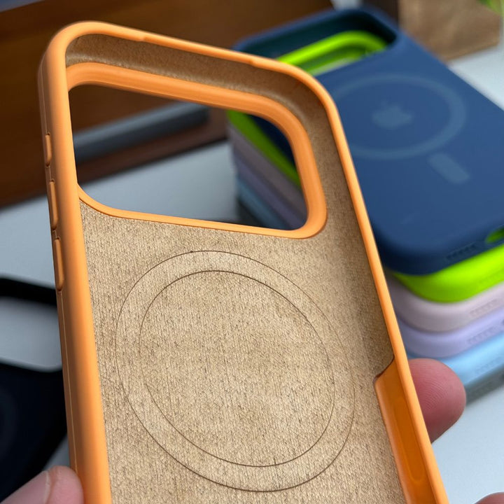 iPhone 17 Pro Back Cover / Magsafe Silicone Case