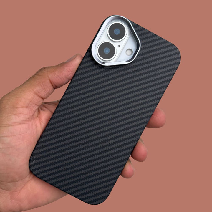 iPhone 17 Back Cover / Premium Carbon Fiber Texture Magsafe Case