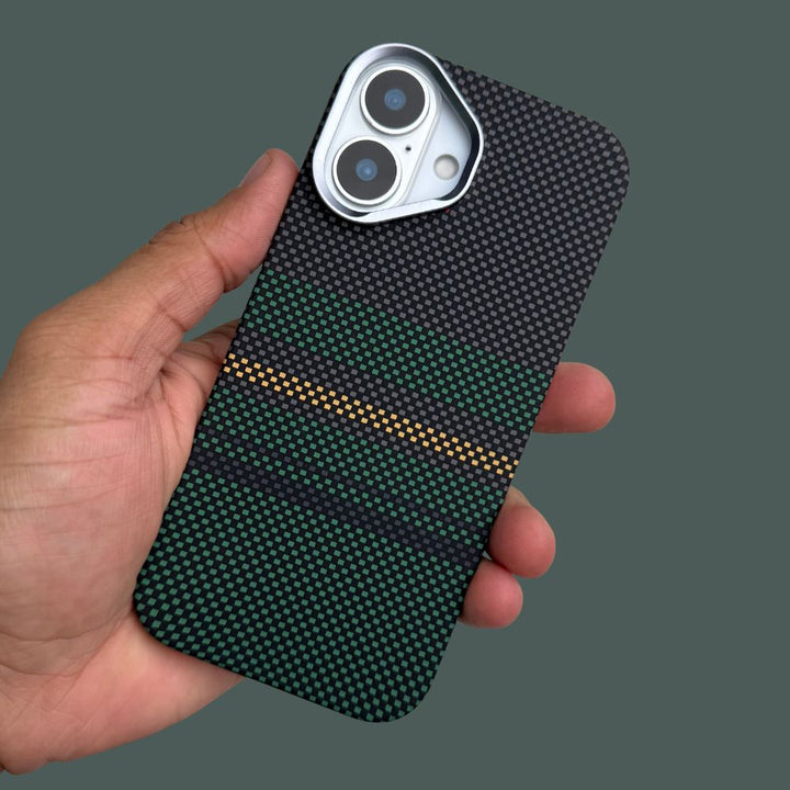 iPhone 17 Back Cover / Premium Carbon Fiber Texture Magsafe Case