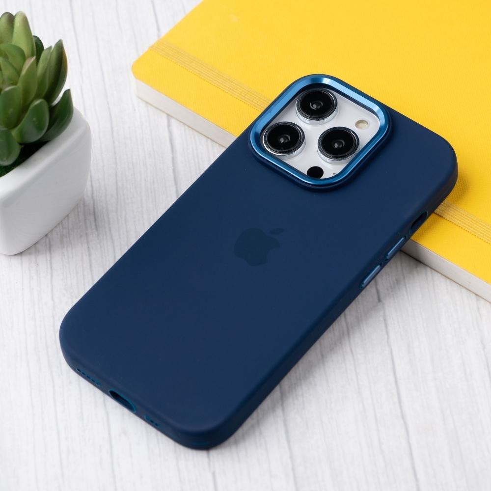 iPhone 14 Pro Back Cover / Silicone Luxury Protective Case