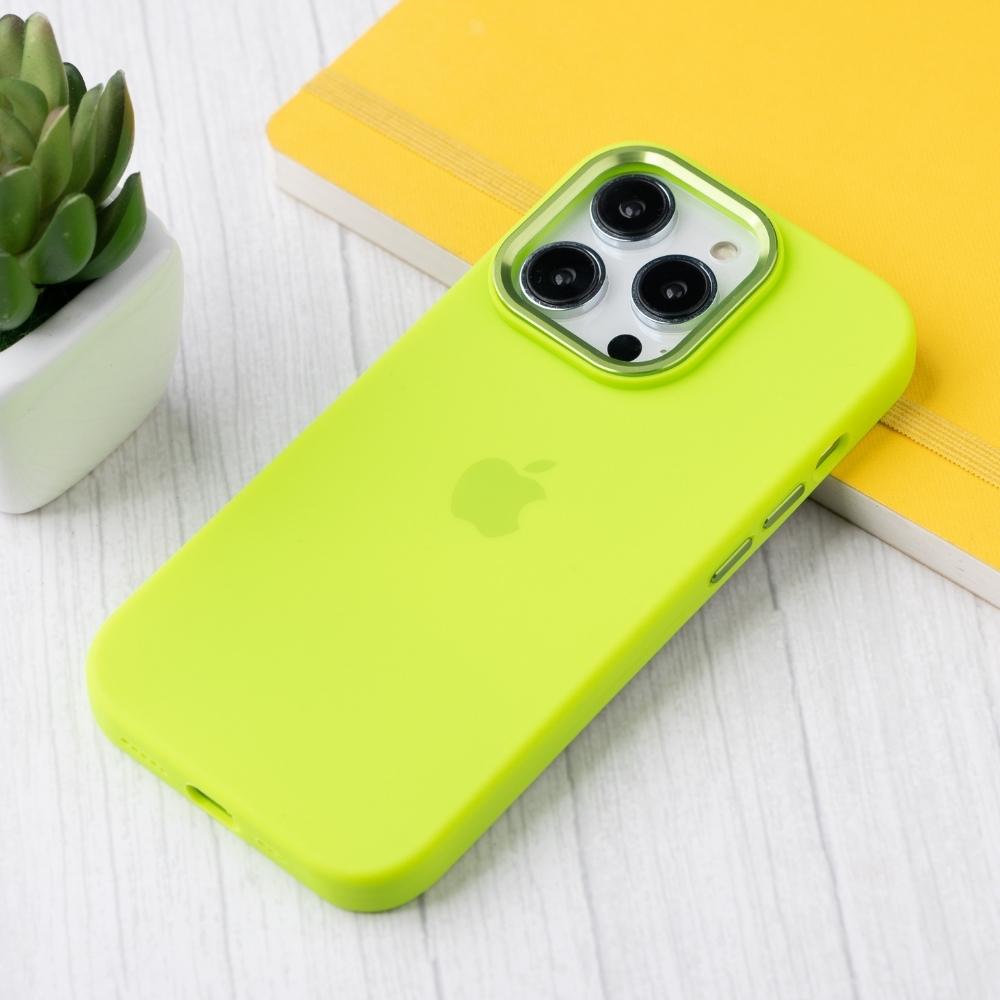 iPhone 14 Pro Back Cover / Silicone Luxury Protective Case