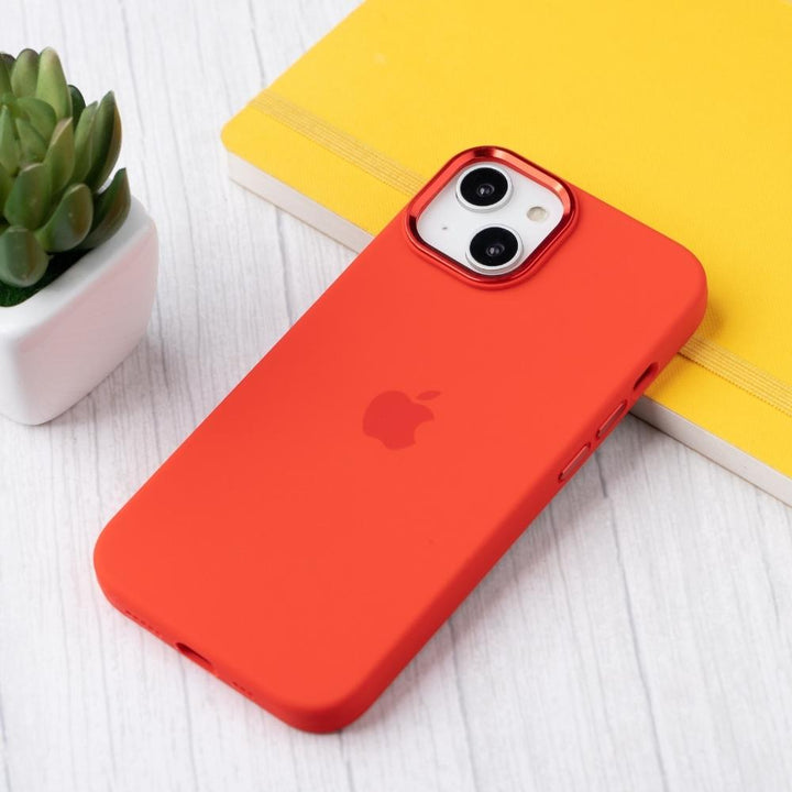 iPhone 14 Back Cover / Silicone Luxury Protective Case