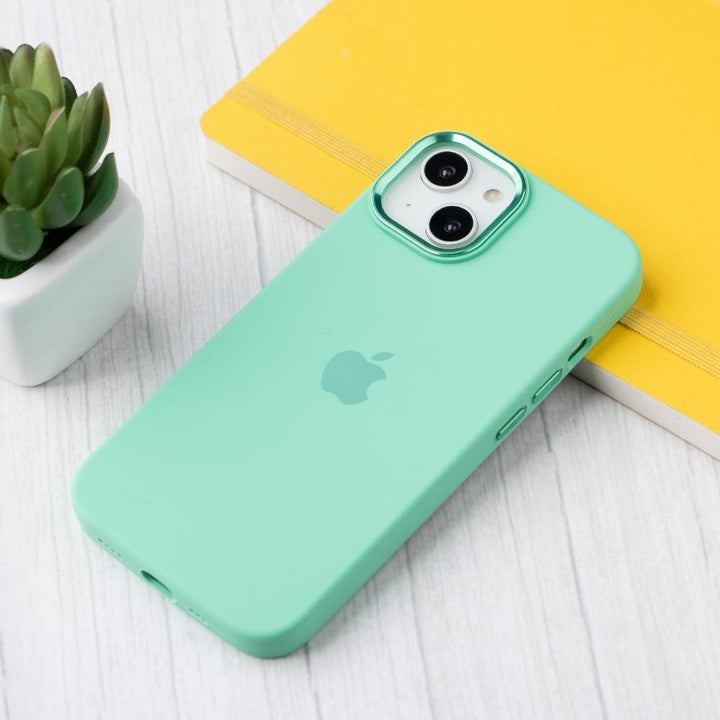 iPhone 14 Back Cover / Silicone Luxury Protective Case